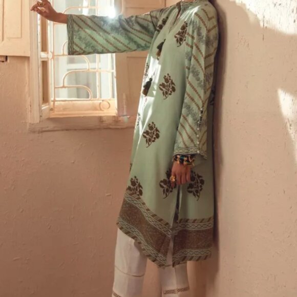 Sana Safinaz Kurta – Elegant Designer Piece - Picture 3 of 4
